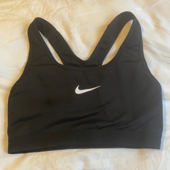 NIKE SPORTBRAS SIZE small fits like a Xs - Picture 1 of 4